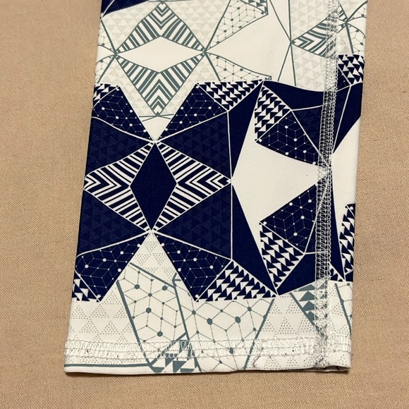 Evolution 3/4 Leggings, Medium - Picture 4 of 9